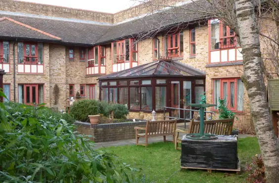 Marling Court - outside view of care home